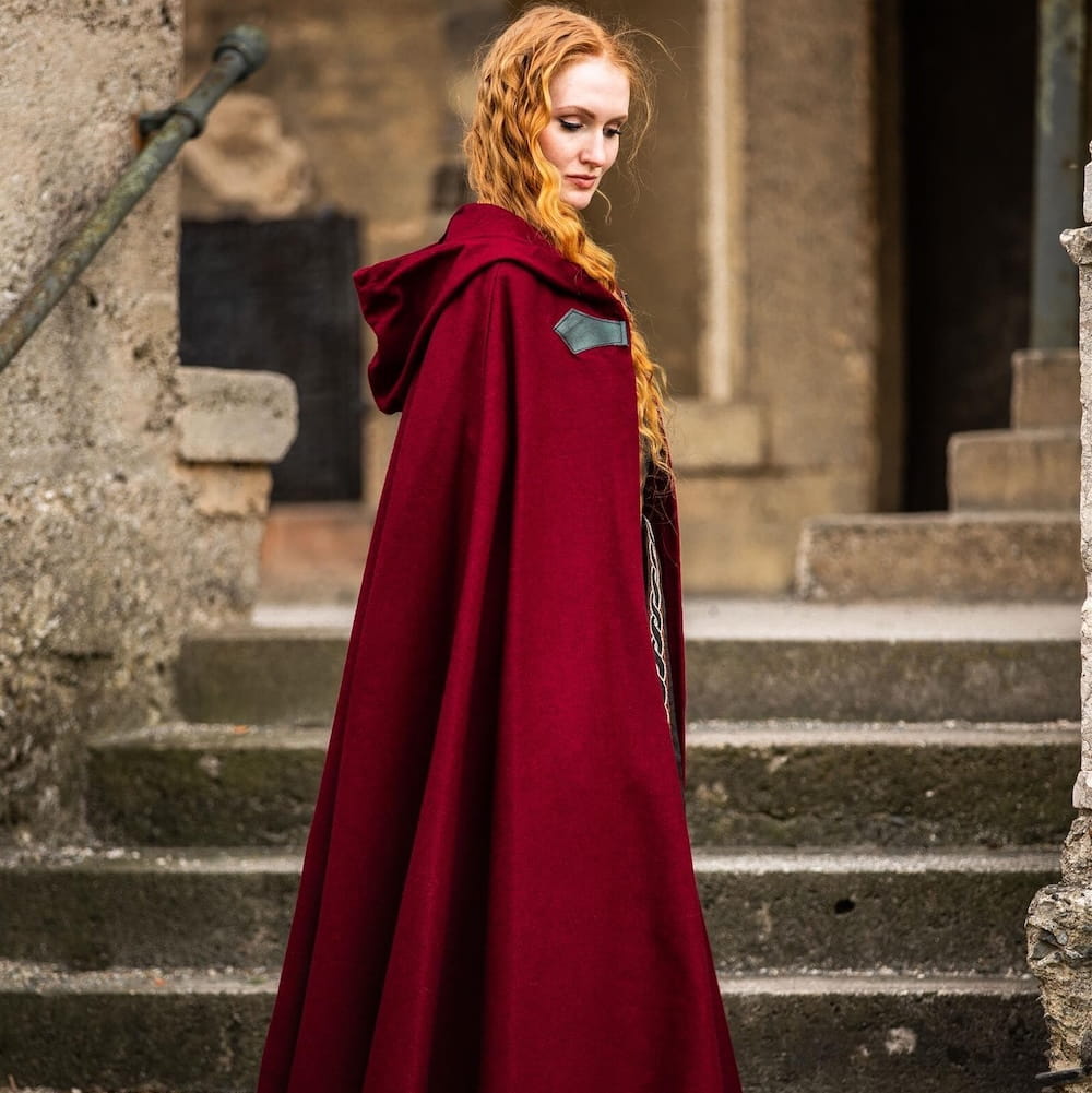 Red Unisex Wool Viking Cloak | Wolf Clasp