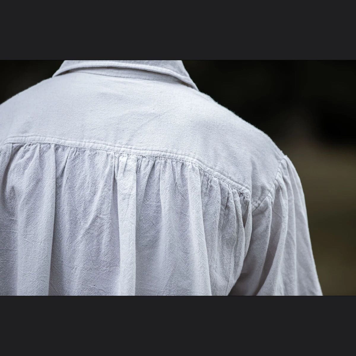 Loose Renaissance Shirt With Collar