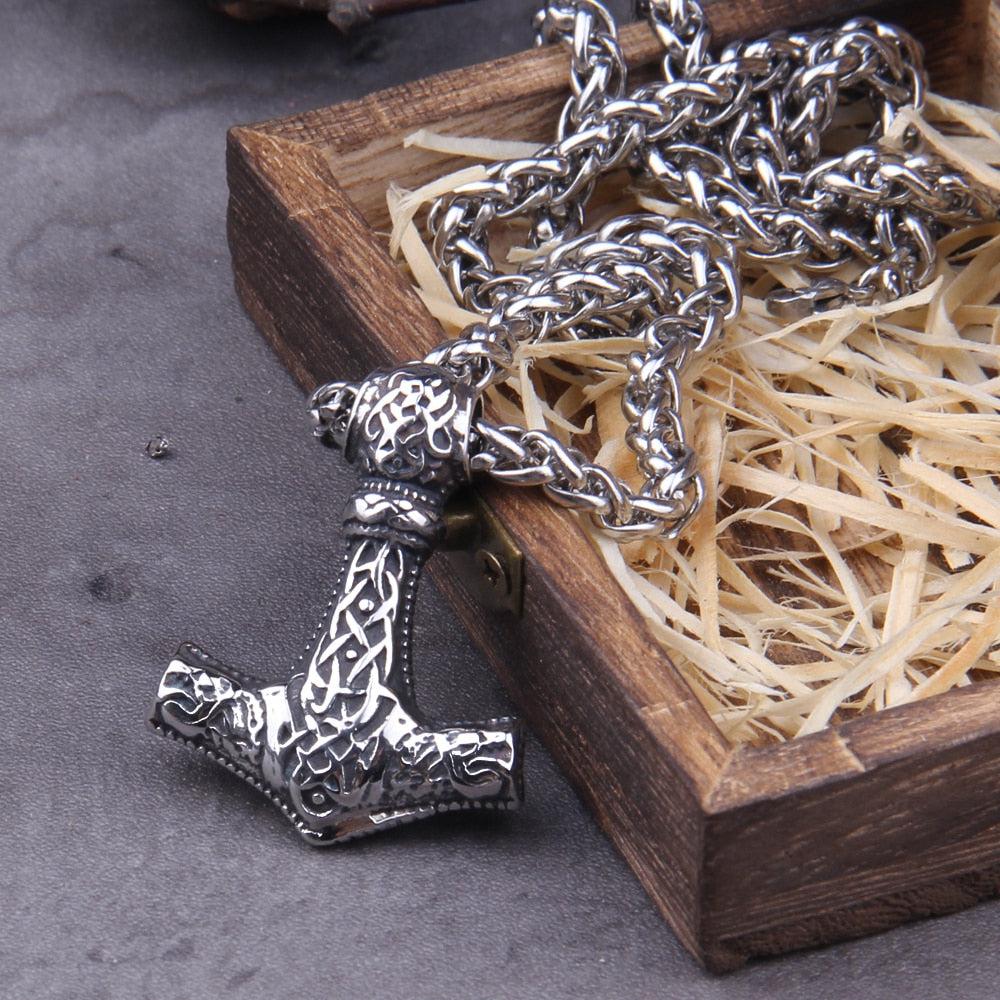 Viking Geri & Freki wolf head Thor's Hammer Mjolnir necklace, silver-tone steel chain, in a wooden box.