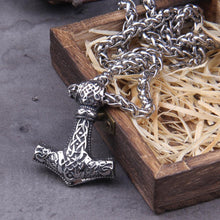 Viking Geri & Freki wolf head Thor's Hammer Mjolnir necklace, silver-tone steel chain, in a wooden box.