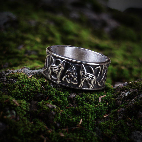 アニメ ARRANGES OF THE WOLVES GET IN THE RING Wolves of Odin Triskele Knot Viking Ring | Viking Warrior Co