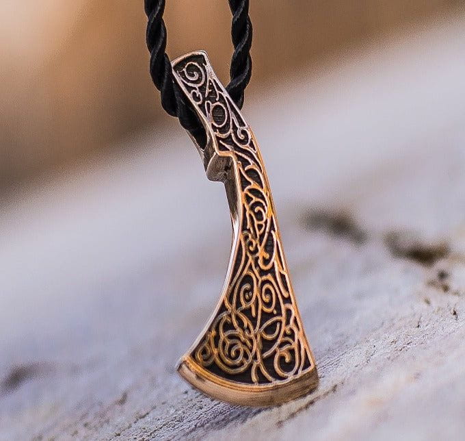 Perun&#39;s Axe Bronze Pendant with Ornament Reconstruction-2