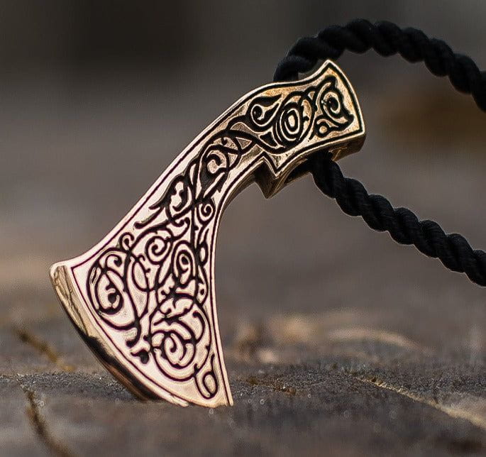 Perun&#39;s Axe Bronze Pendant with Ornament Reconstruction-4