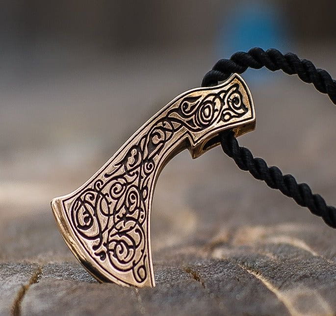 Perun&#39;s Axe Bronze Pendant with Ornament Reconstruction-5