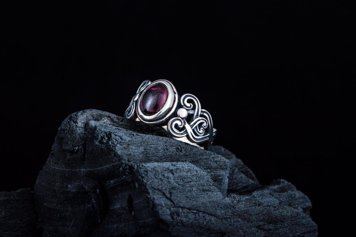 Ring with Garnet Sterling Silver Fashion Jewelry-1