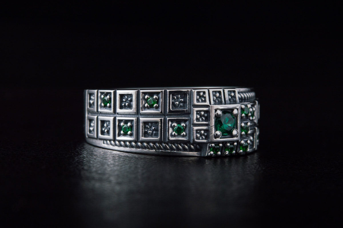 Ring with Green CZ and Ornament Sterling Silver Fashion Jewelry-2