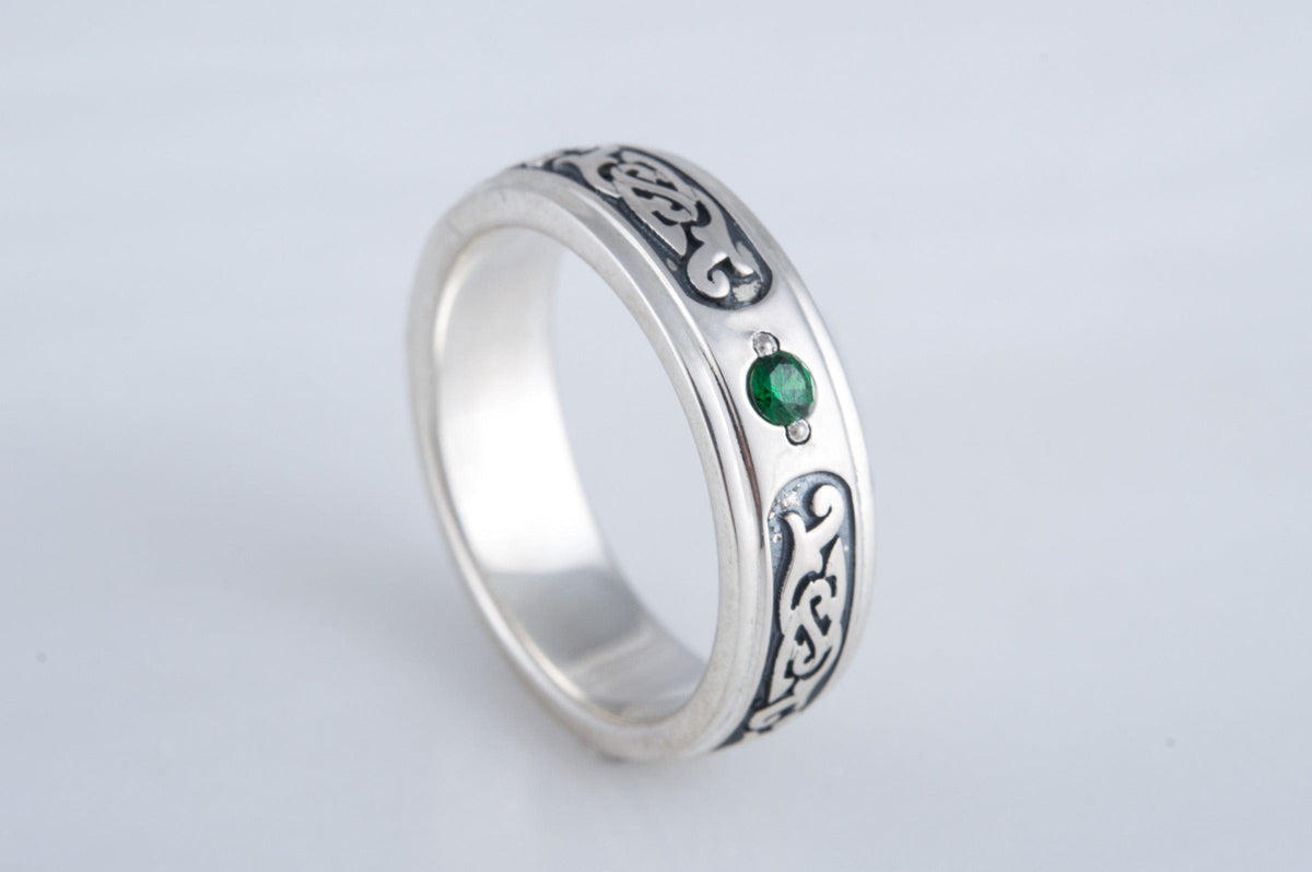 Ring with Green Gem and Ornament Sterling Silver Fashion Jewelry-3