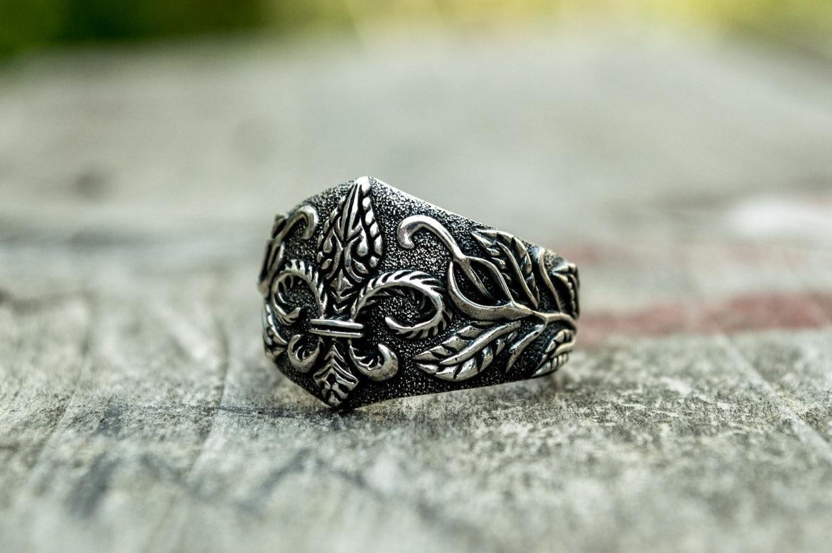 Ring with Heraldic Lilia Sterling Silver Handcrafted Jewelry-4