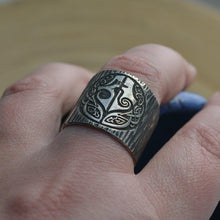 Round Stainless Steel Skull Face Amulet Ring-2