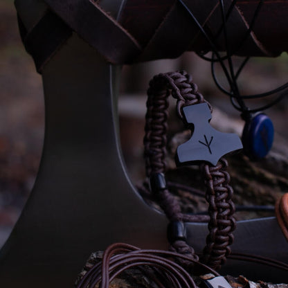 Thor’s Hammer Bone-Black Pendant Braid Bracelet