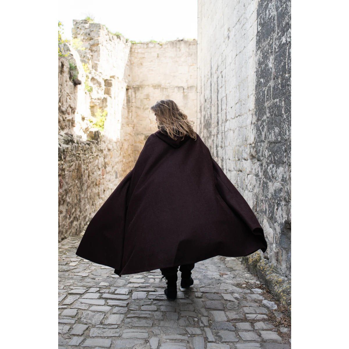 Wool Viking Cloak With Metal Wolf&#39;s Clasp for Men or Women