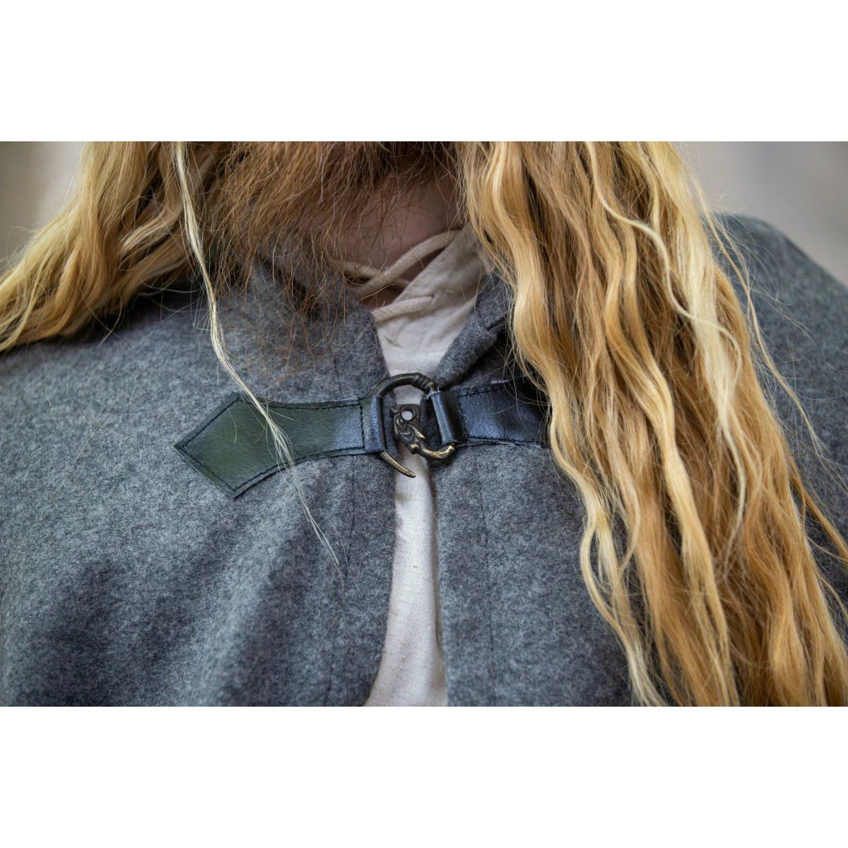 Grey Wool Viking Cloak With Metal Wolf&#39;s Clasp for Men or Women